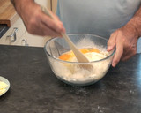 Foto del paso 1 de la receta: Coca de brioche con nueces y pasas