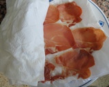 Foto del paso 2 de la receta: Ensalada de papaya, melón y jamón crujiente