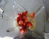 Foto del paso 2 de la receta: Batido de plátano, fresa y chocolate