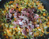 Foto del paso 3 de la receta: Huevos al plato con verduras