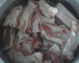 Foto del paso 1 de la receta: Arroz con costilla ibérica y judías verdes