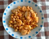 Foto del paso 8 de la receta: Garbanzos con rape y langostinos