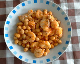 Foto del paso 8 de la receta: Garbanzos con rape y langostinos