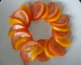 Foto del paso 2 de la receta: Melocotón y tomate con queso fresco