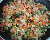 Foto del paso 2 de la receta: Huevos al plato con verduras