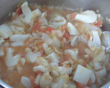 Foto del paso 4 de la receta: Potaje de alubias con sepia y langostinos