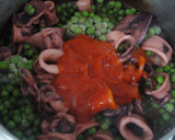 Foto del paso 4 de la receta: Guisantes con chipirones