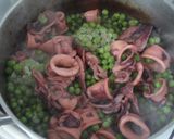 Foto del paso 3 de la receta: Guisantes con chipirones