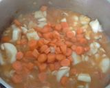 Foto del paso 5 de la receta: Potaje de alubias con sepia y langostinos