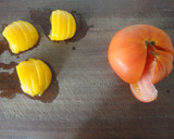 Foto del paso 1 de la receta: Melocotón y tomate con queso fresco