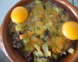 Foto del paso 5 de la receta: Huevos al plato con verduras