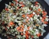 Foto del paso 1 de la receta: Huevos al plato con verduras