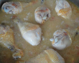Foto del paso 3 de la receta: Pollo con puerros y salchichas