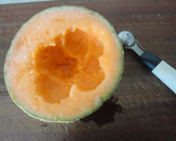 Foto del paso 2 de la receta: Melón cantalupo relleno con jamón