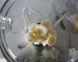Foto del paso 1 de la receta: Batido de plátano, fresa y chocolate