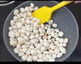 A picture of step 1 of Quick makhana snacks.