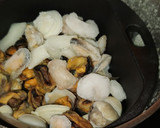 Foto del paso 5 de la receta: Merluza en salsa verde mambo