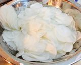 Hình bước làm 2 của món Thịt bò Úc xào củ cải Việt