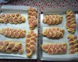Foto langkah ke 5 dari resep Caterpillar Bread.