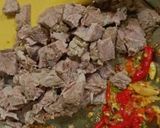 Foto langkah ke 3 dari resep Oseng Mercon Daging.