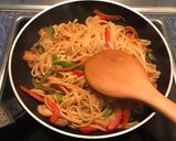 Foto del paso 2 de la receta: Tallarines orientales