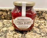 Foto del paso 1 de la receta: Tarta de yogur con mermelada de frambuesas