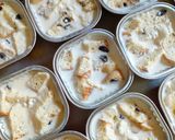 Foto langkah ke 3 dari resep Puding Roti Kismis.