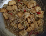 Foto langkah ke 3 dari resep Tumis Tahu Tauge Saus Tiram.