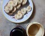 Une image de l'étape 3 de Tartine banane tahin et mélasse de dattes ☕.