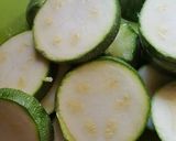 Foto del paso 3 de la receta: Calabacitas con queso, capeadas