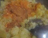 A picture of step 3 of Ring samosa.