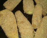 Foto del paso 5 de la receta: Milanesas de berenjenas con puré y tomates