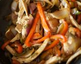 Foto del paso 4 de la receta: Relleno de pollo para fajitas