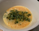 Foto del paso 4 de la receta: Tortilla de cebolla de verdeo