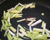 芹菜魷魚的食譜步驟2照片