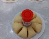 Foto langkah ke 5 dari resep Floral-Shaped Doughnuts | Donat Bunga.