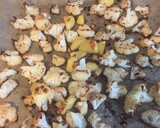 Foto del paso 1 de la receta: Crema de coliflor asada