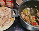 A picture of step 3 of Chicken and mushroom pie.