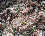 A picture of step 4 of Garlic mushroom fried rice.