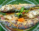 Foto langkah ke 5 dari resep Ikan kembung bumbu kuning.