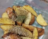 Foto langkah ke 1 dari resep Garlic Herb Potato Wedges.