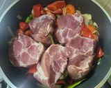 Foto del paso 2 de la receta: Braseado de bondiola en olla