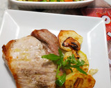 Foto del paso 4 de la receta: Secreto de cerdo a la pimienta con patatas y ajos laminados