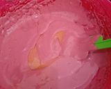 Foto langkah ke 2 dari resep Red Velvet rollcake (All in One method).