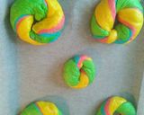 Foto langkah ke 7 dari resep Rainbow Bagel with cream cheese.