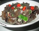 Foto langkah ke 2 dari resep Tumis Jamur Kuping.