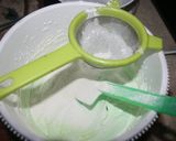 Foto langkah ke 3 dari resep Cake Pandan Kukus Kere (2 telur) bs di oven.
