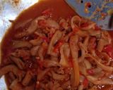 Foto langkah ke 3 dari resep Usus jamur manis pedas.