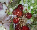A picture of step 2 of Daal maithi.
