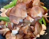 รูปขั้นตอนการทำที่ 3 ของ อกไก่ผัดพริกไทยดำ